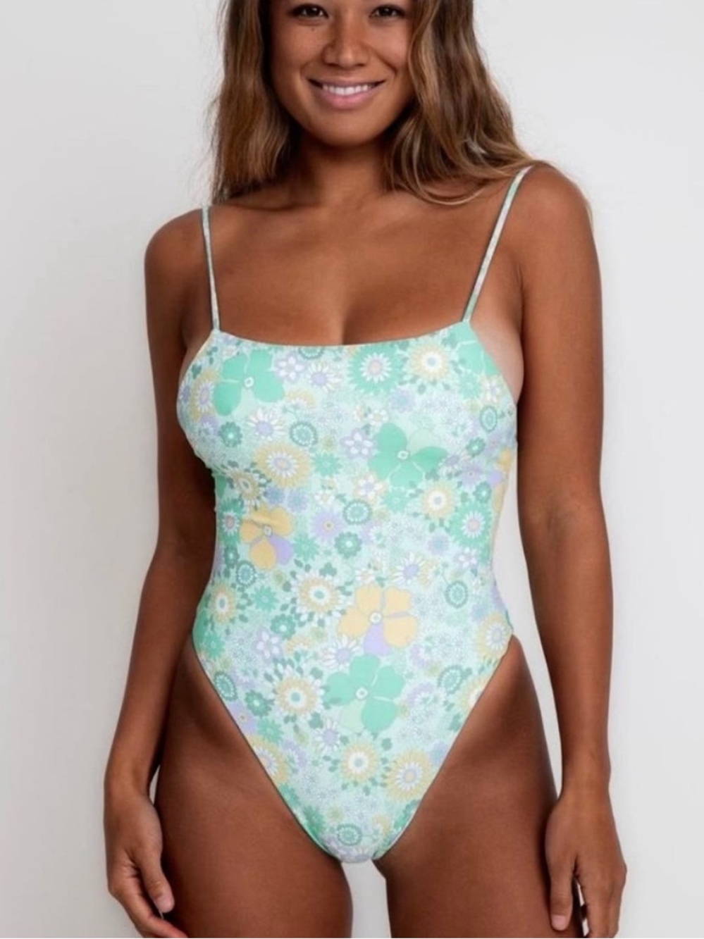 NWT Skatie x Amber Fillerup Clark Resa One Piece Swimsuit Haleiwa Print Sz M